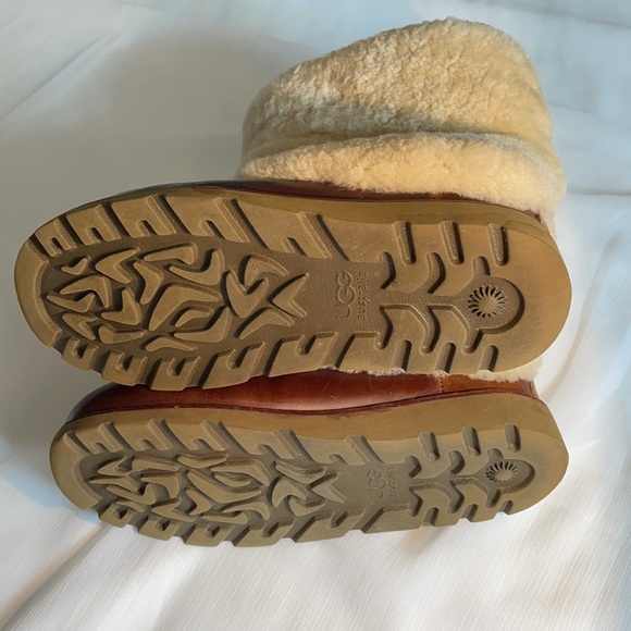 Ugg Australia Shearling Boots with Leather - Picture 13 of 14
